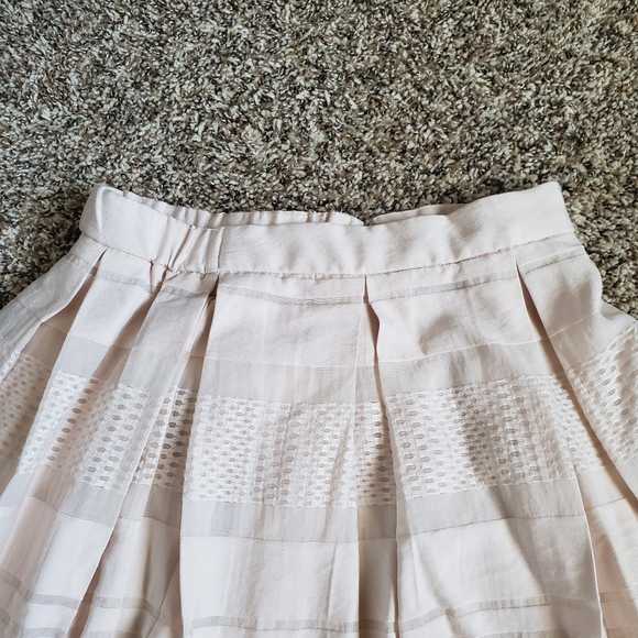 Contemporary skirt, pale pink creme color. - Picture 3 of 5